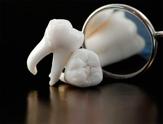 Volgens het Autumn Dream Book kan het uittrekken van tanden een voorspelling zijn voor fysieke pijn in het echte leven.