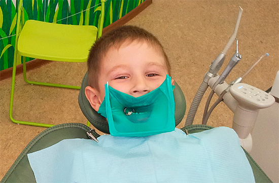 L'uso di cofferdam consente di isolare i singoli denti dal resto della cavità orale durante il trattamento.