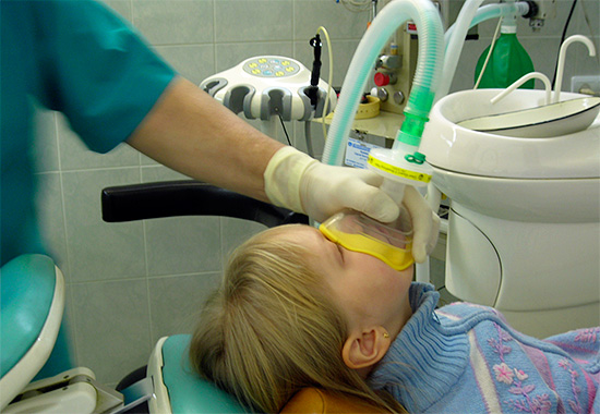I de flesta fall är anestesi helt säker för barnet och orsakar inte en långsiktig negativ effekt på hans hjärna.