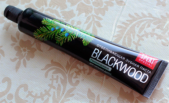 Pasta de dientes blanqueadora Splat Ebony (Blackwood) - con carbón activado.