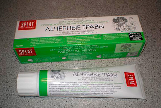 Healing herbs are an option for lovers of toothpastes based on natural ingredients.