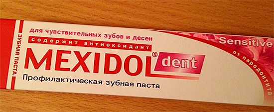 민감한 치아에 붙여 넣기 Mexidol Dent Sensitive.