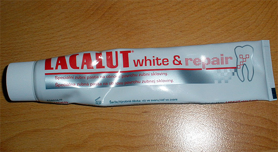 Lacalut White & Repair, además del efecto blanqueador, también proporciona la saturación del esmalte dental con componentes minerales.