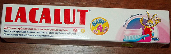 Pasta de dientes infantil para dientes de leche Lacalut Baby (para niños de 0 a 4 años).