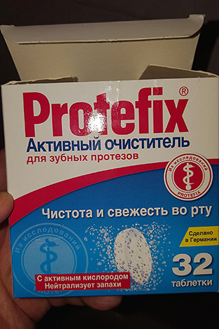 Limpiador activo para dentaduras de las tabletas Protefix.