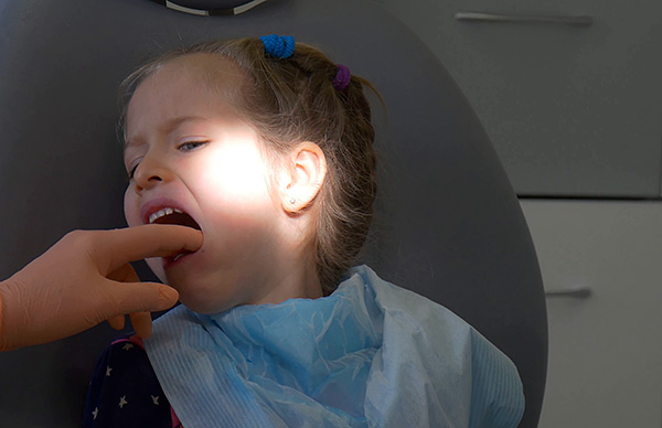 Muchos niños están aterrorizados no solo de los dentistas, sino de todos los médicos en general; es importante tener esto en cuenta.
